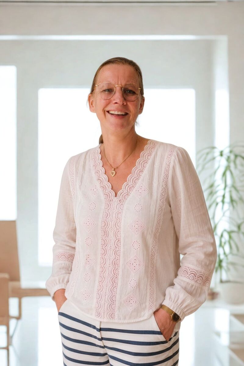 Pascale Simoes, Compliance Administrator